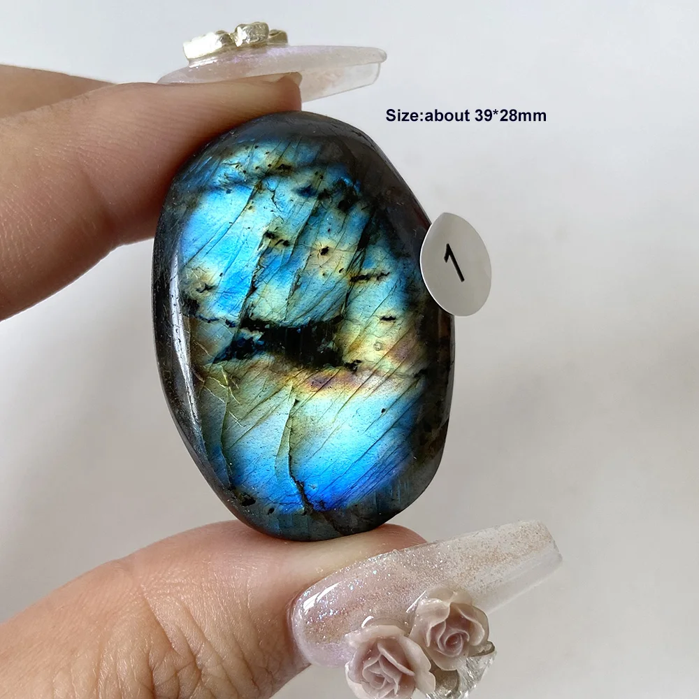 Natural Polished Labradorite Palm Stone Color Flash Mineral Specimen Collectible Craft Ornament For Indoor Display