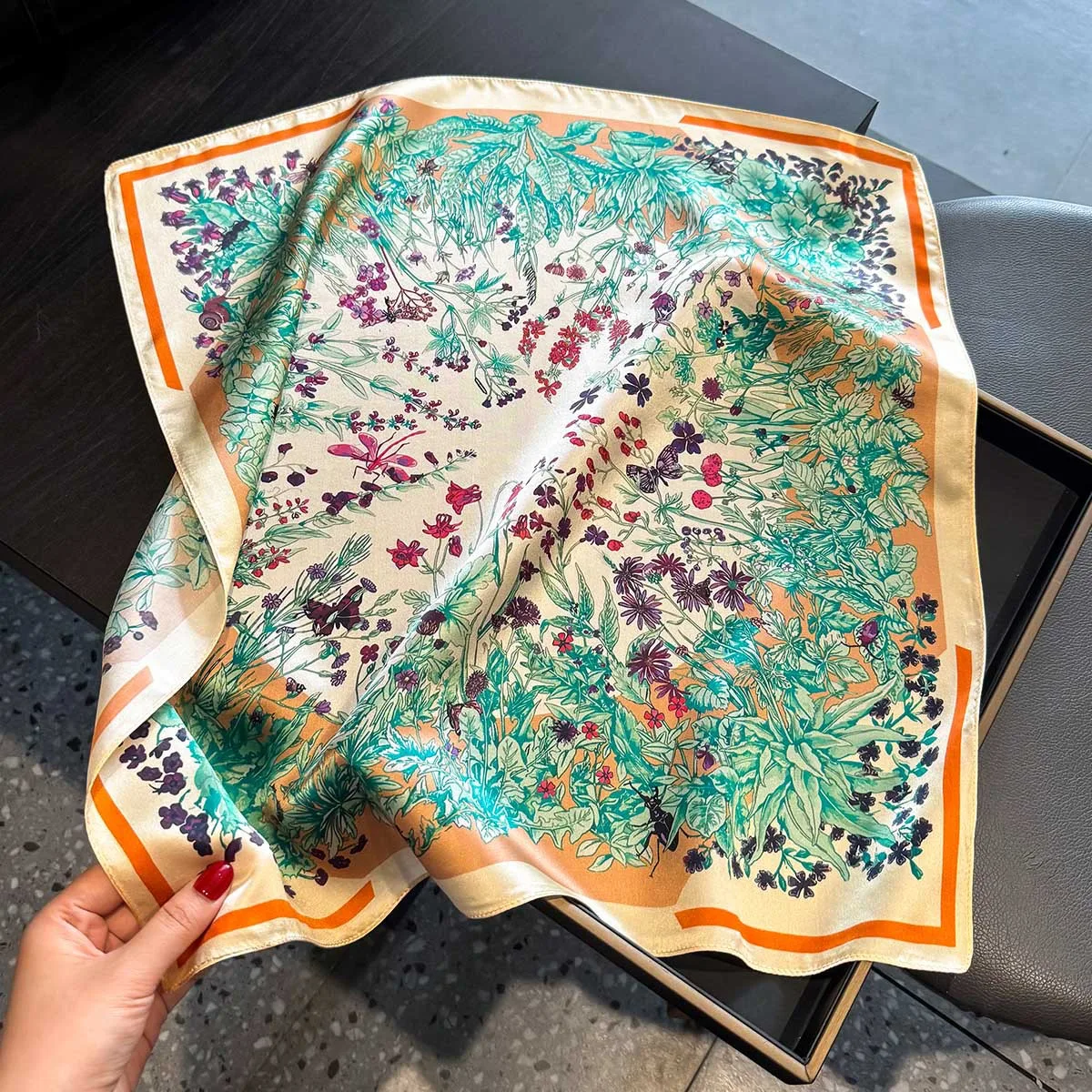 2025 الصيف تنوعا مزاجه الكاجو زهرة الحرير وشاح مربع الرجعية التوت وشاح حريري المرأة الرقبة حماية وشاح للرقبة