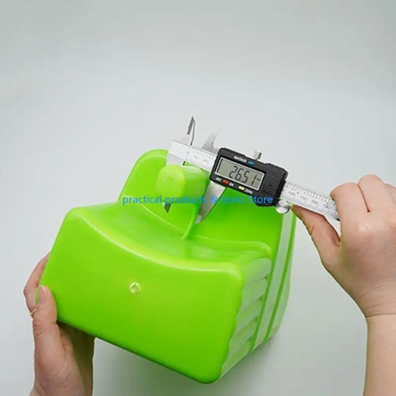 77JB Green Color Plastic Feeding Scoom