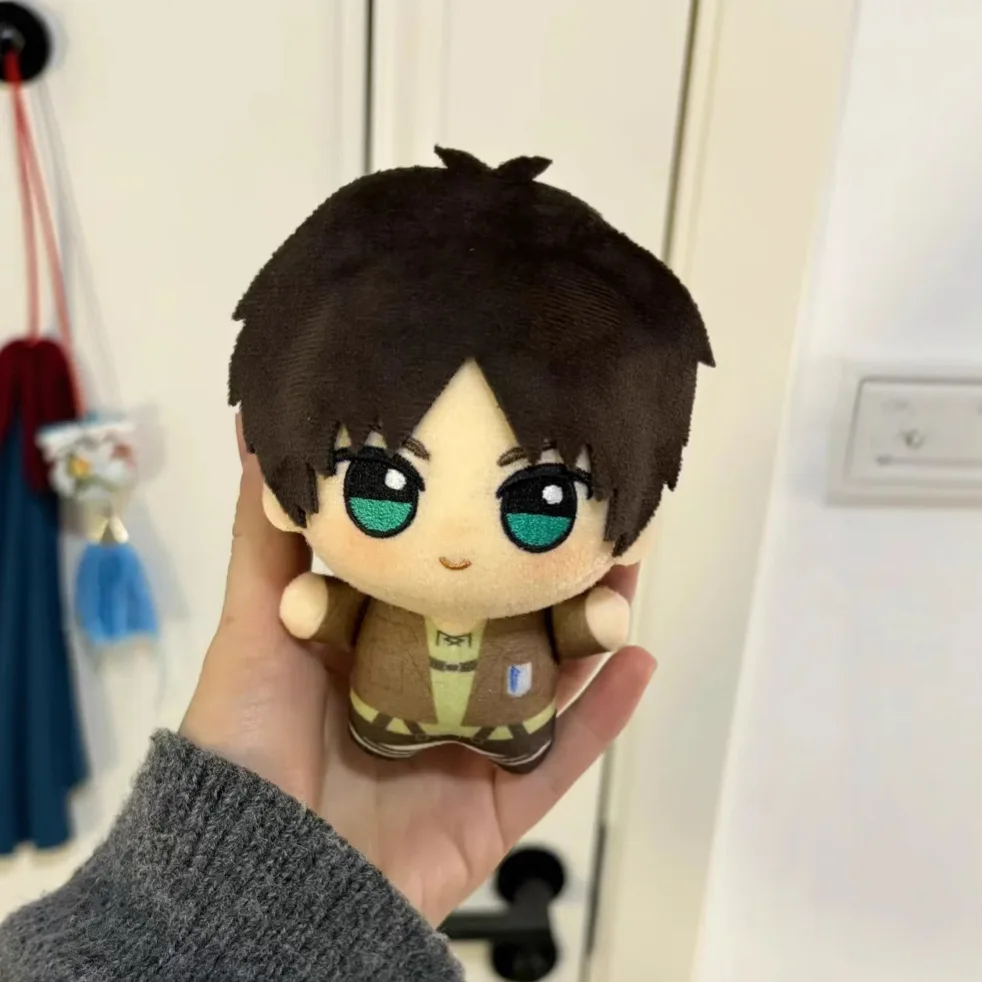 Porte-clés en peluche attaque sur Titan Eren Jaeger, 10Cm, accessoires Kawaii Anime Mikasa Ackerman poupées, modèle de sac à dos