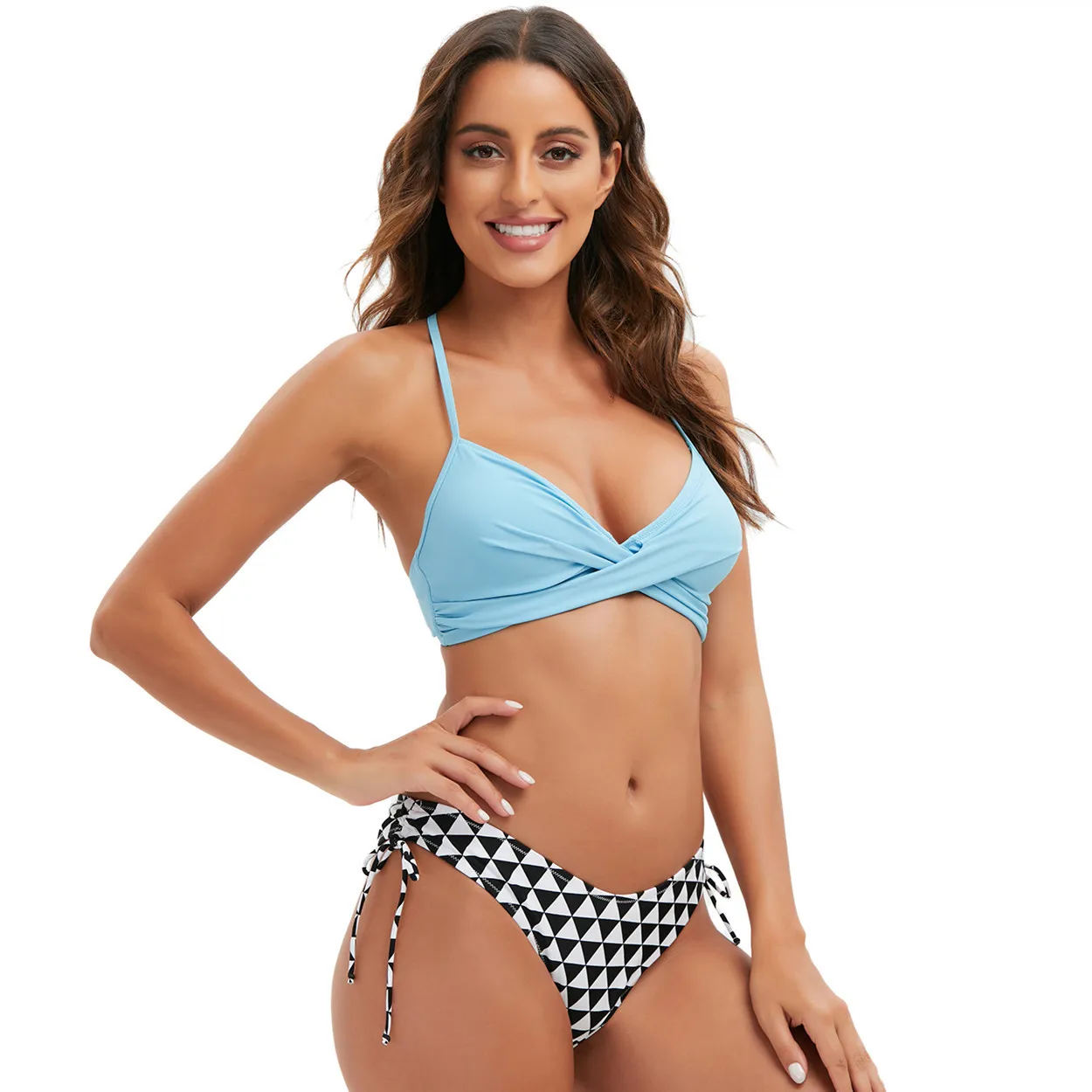 

New European and American Sexy Bikini Women Slim Fashion Triangular Stripe Split Swimmer