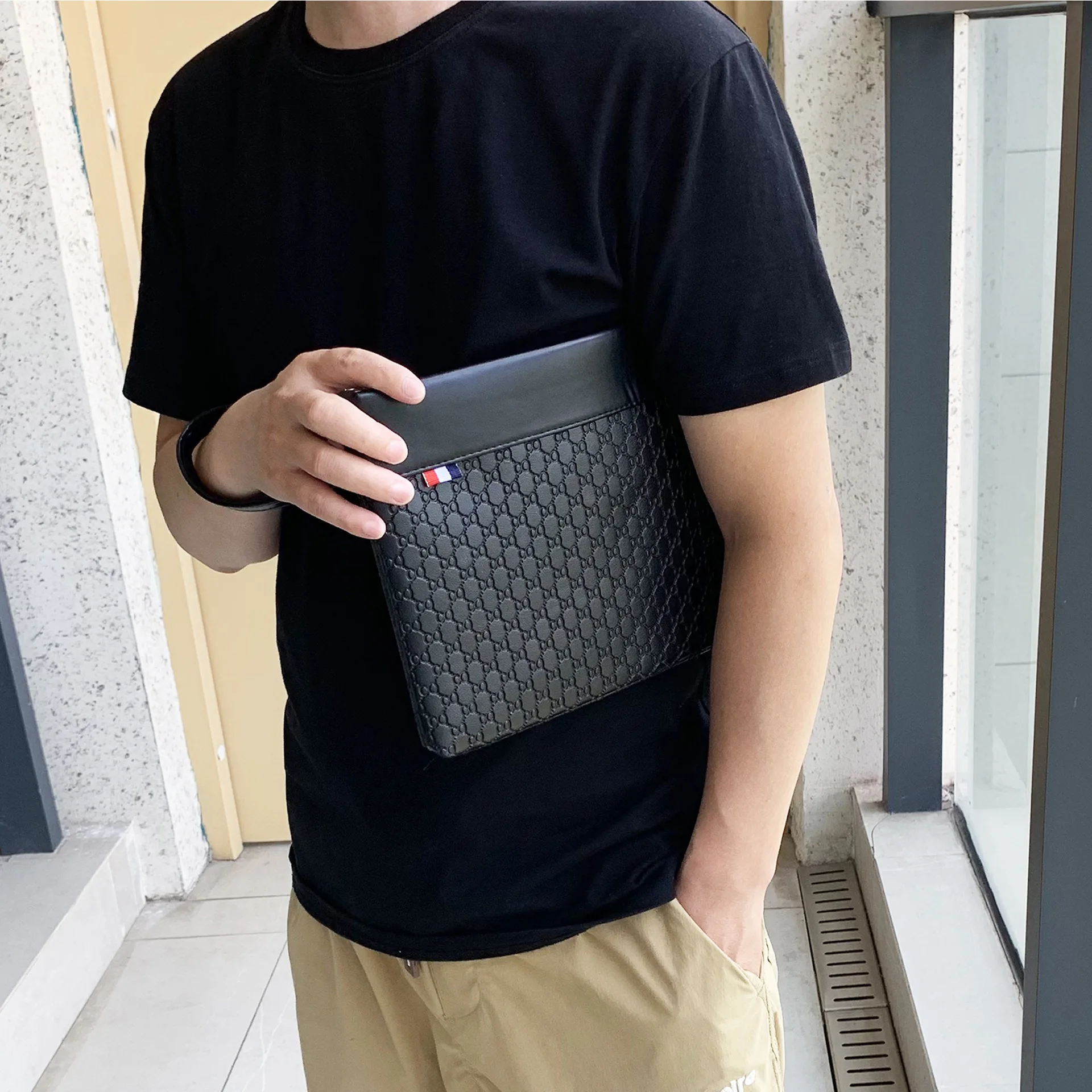 

Men's Envelope Commuting Bag PU Leather Hand-held Document Bag Large Capacity Wallet Wrist Bag