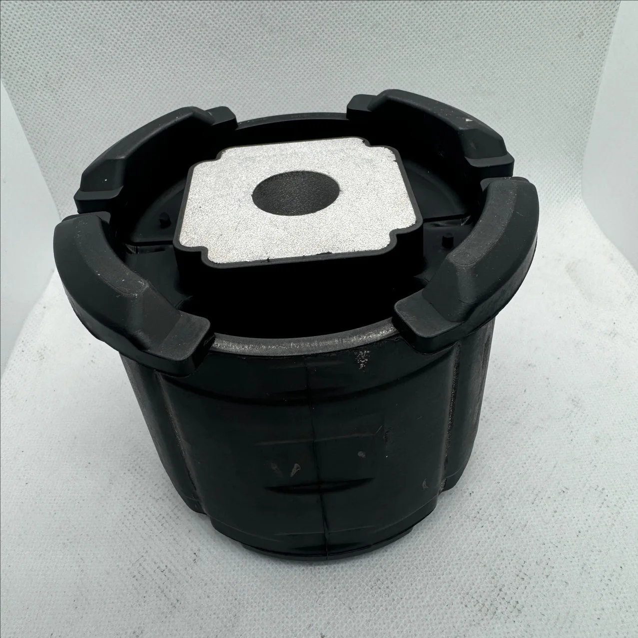 Quality Rear Axle Beam Mount Rubber Bushing For BMW X5 X6 E70 E71 F15 F16 33316784940