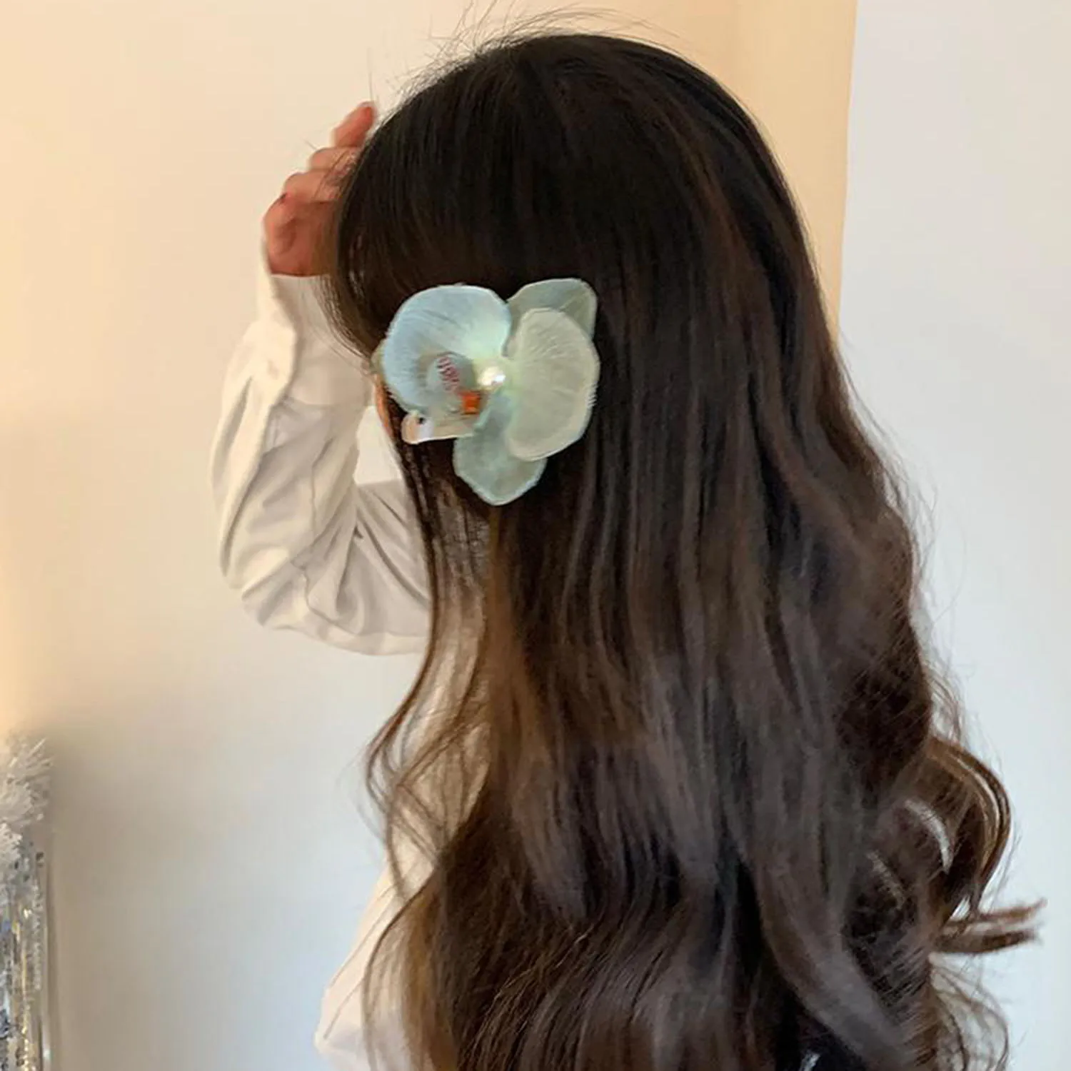 女性のための甘い蝶の蘭の花のヘアクリップ、ボヘミアンダクビルドレス、女の子のための休日のヘッドウェア、海辺の休暇、9cm