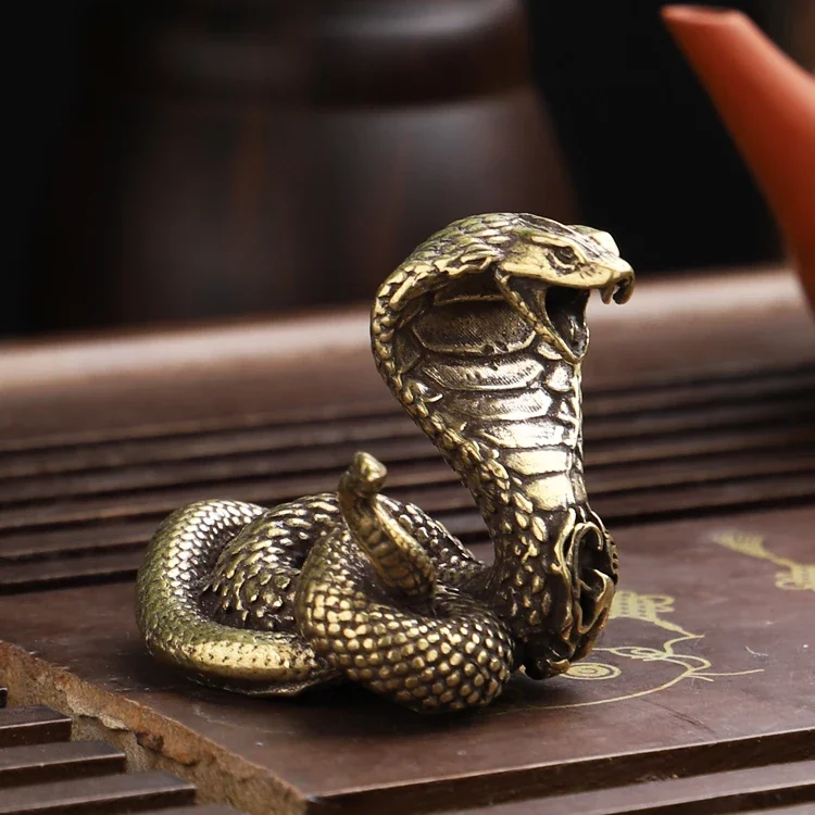 

Solid pure copper zodiac snake tea table small ornament antique play small copper piece hand piece tea pet gift for friends