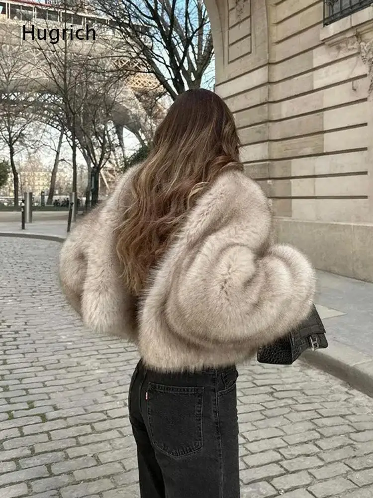 Ladies Winter Plush Furry Faux Fur Short Jacket Round Neck Long Sleeve Simple Style Casual Street Outer Coat