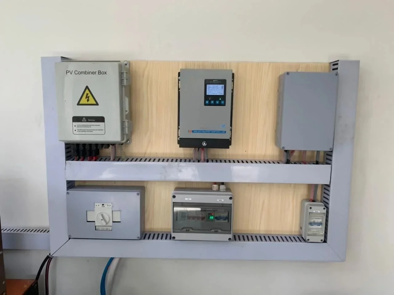 Зарядное устройство для солнечной батареи MPPT с микро-выключенной системой 40 А, доступно Wi-Fi