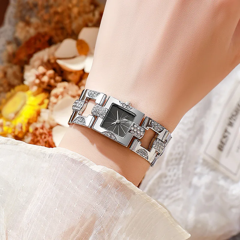 3pcs/set Women's Watch Fashion Style Square Simple Scale Dial Luxury Casual Quartz Bracelet Watch (Box Not Included)