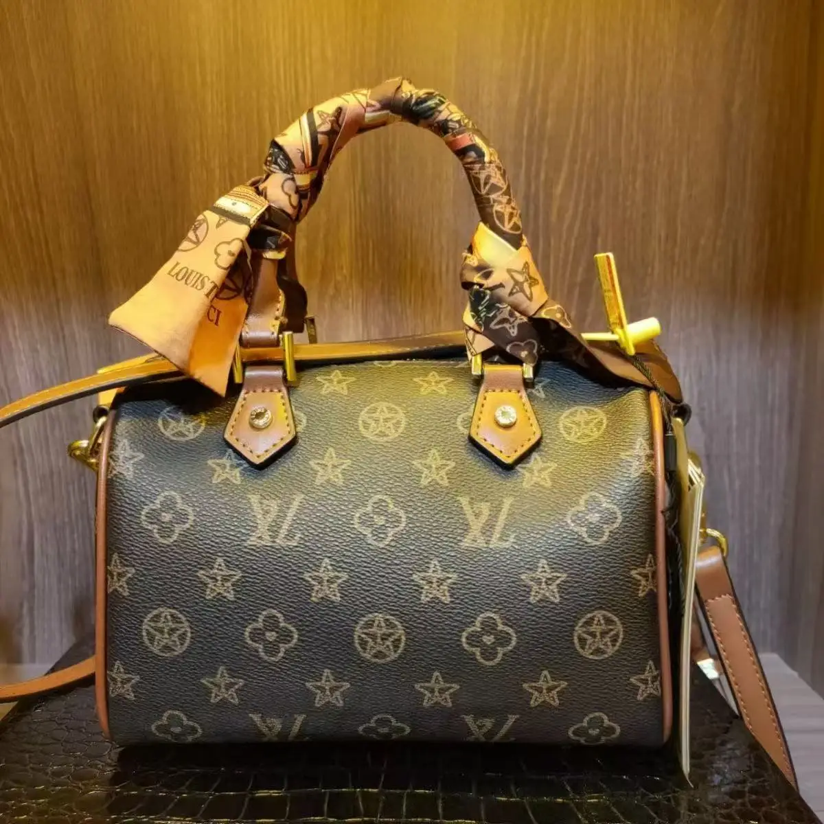 

Women's Fashion Pillow Bag Handbag Leather Shoulder Bag