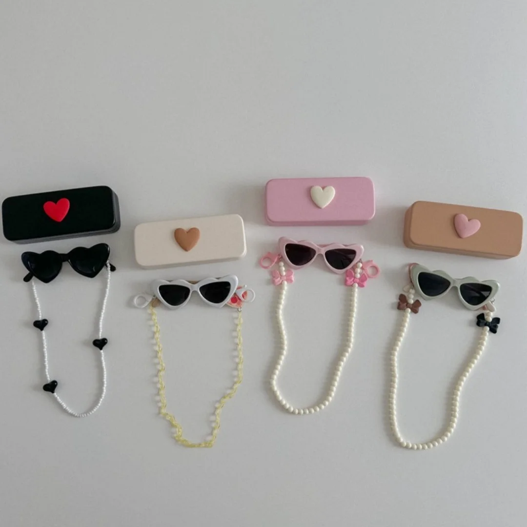 3Pcs/Set Kids Heart Shape Sunglasses Sunscreen Neck Hanging Eyeglasses with Eyeglass Chain Eyewear Box Set for Boys Girls UV400