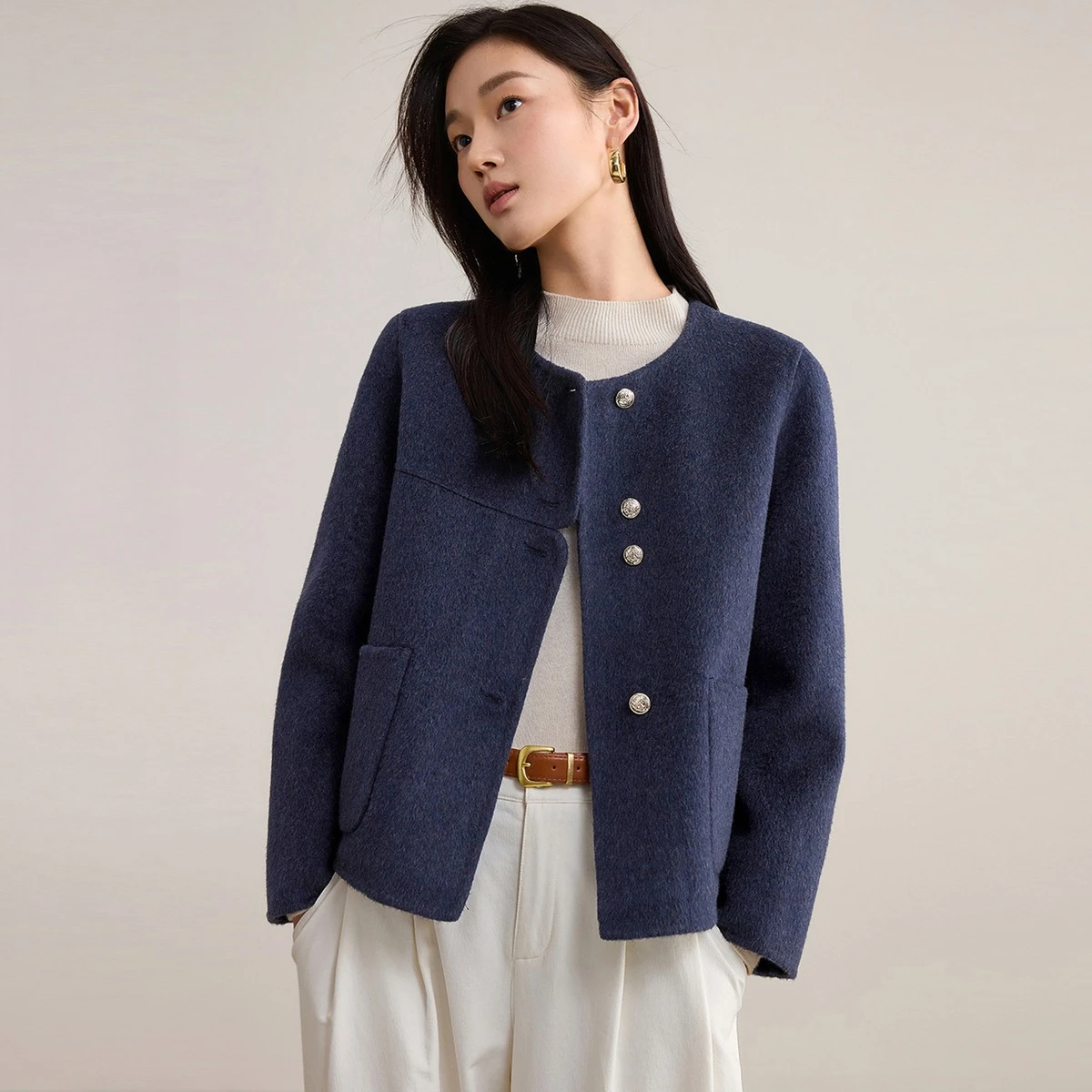 

SENTUBILA женская зимняя шерстяная куртка 2025 года, роскошное шерстяное твидовое женское пальто с круглым вырезом, короткие женские пальто с длинными рукавами W54OF8763