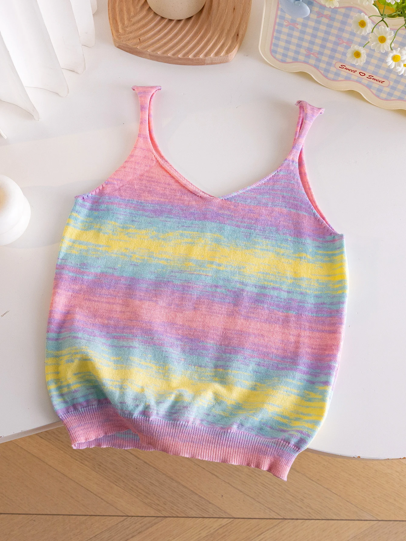 Girl's Cute Style Gradually Changing Color V-Neck Knitted Vest Thin Sleeveless Sweater