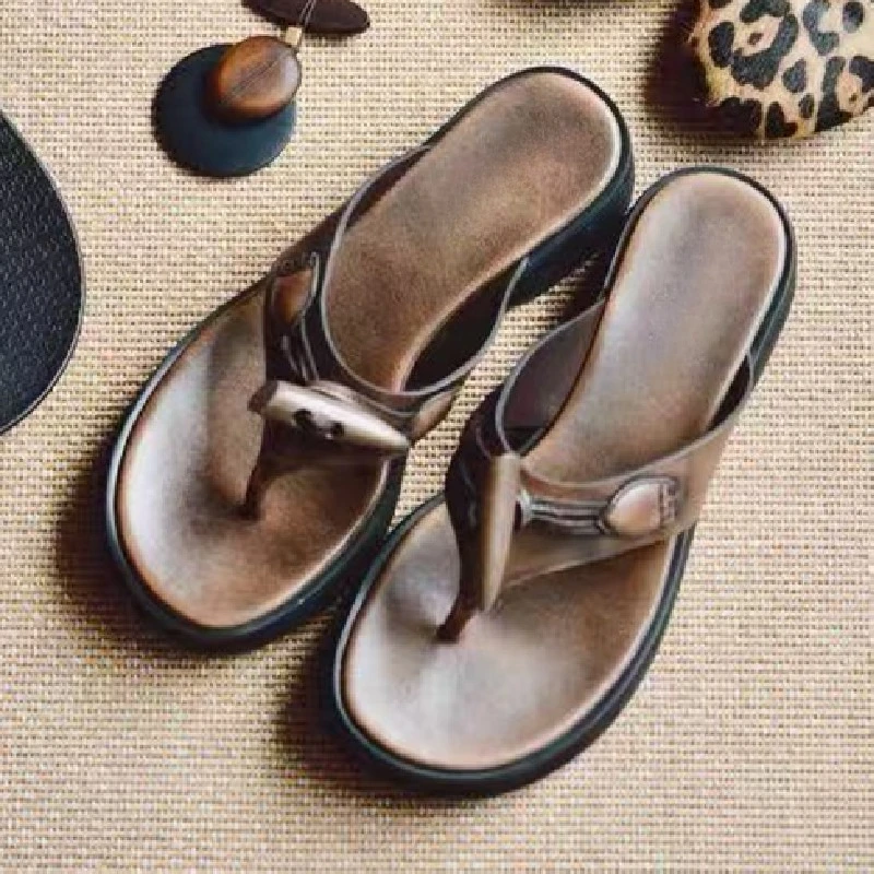 

Дизайнерские брендовые коричневые тапочки на толстой подошве, женские ретро-коровьи рога с пряжкой, декоративные шлепанцы, удобные пляжные шлепанцы с застежкой на носок