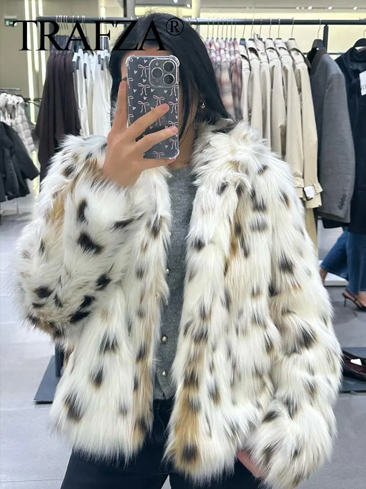 TRAFZA 2024 Female Autumn Trendy Print Fur Coat Long Sleeves Pocket Design Warm Loose Casual Street Outerwear