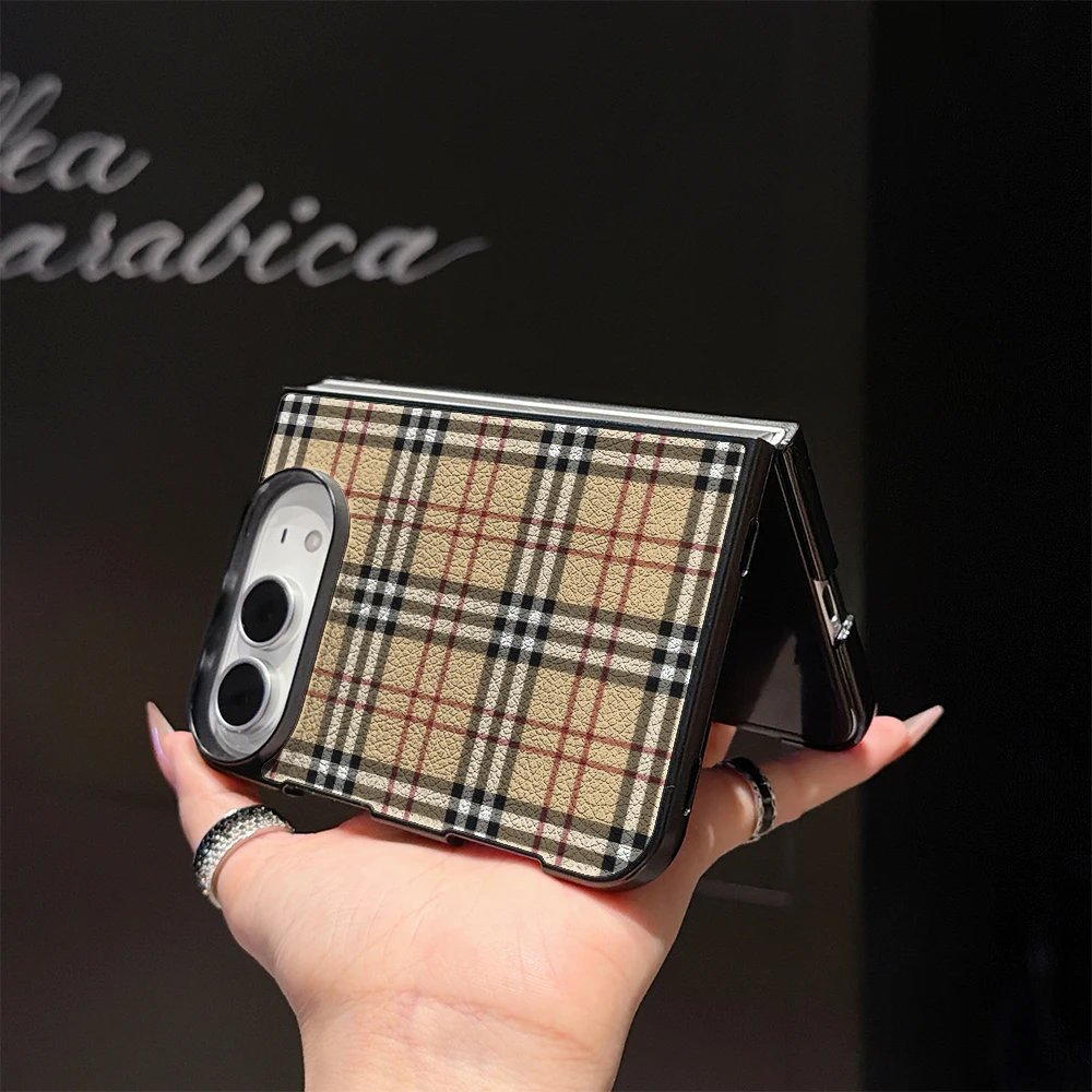 iPhone DuoおよびiPhone 18用、ピルヴェ・ブ - Phone Cases Brown のレビューと価格