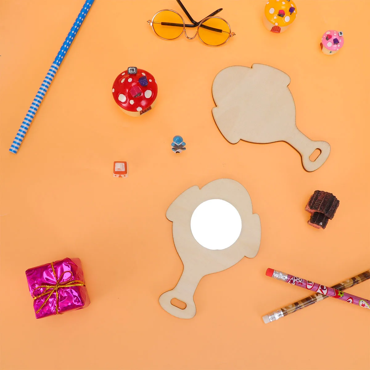 กระจกไม้ขนาดเล็ก 10 ชิ้น สำหรับงาน DIY ศิลปะสร้างสรรค์ ระบายสี ลายกระต่าย แมว หมี เพนกวิน ดาว