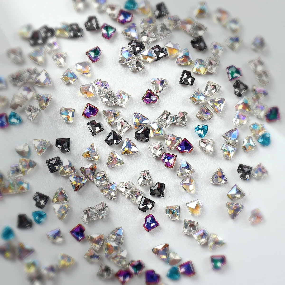 20 SZTUK Mieszane kolory 3D Crystal Love Heart Nail Art Rhinestone Charms Parts Diamond Akcesoria do manicure Paznokcie Dekoracje Materiały eksploatacyjne