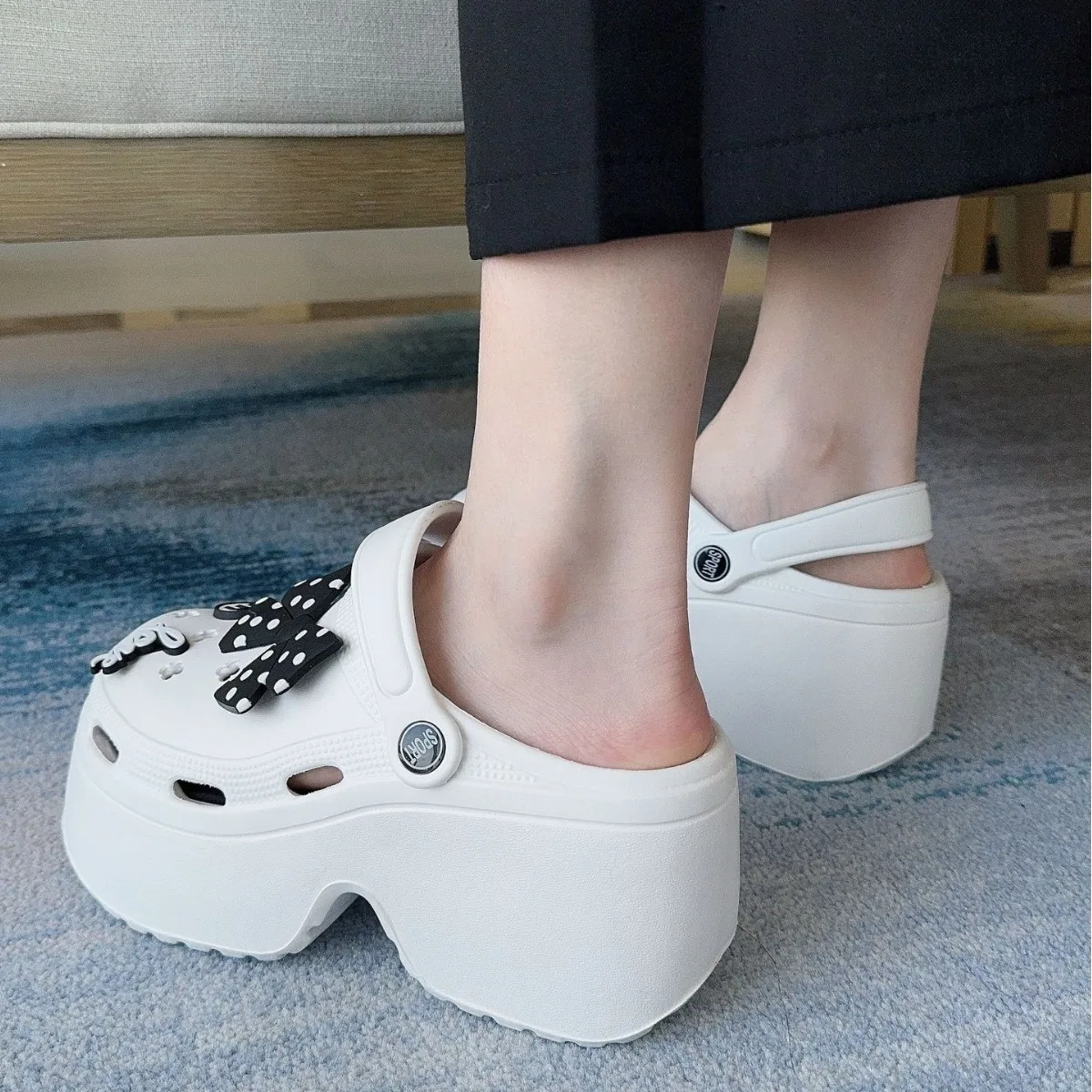 7CM Thick Hole Shoes New Women\'s Cute Cartoon 2024 Indoor Anti Slip Thick High Heels Sandals Outdoor Summer Beach Hole Shoes