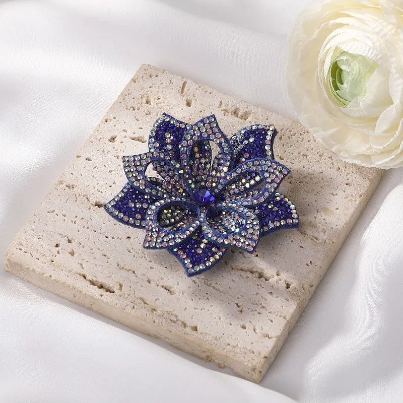 

New Rhinestone Super Sparkling Three-dimensional Shaped Flower Brooch for Women's High-end Accessories Pin Dress Corsage
