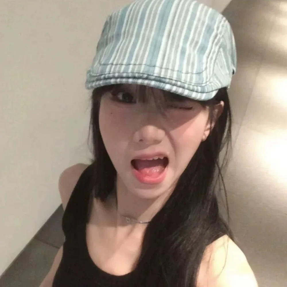 أزياء خمر موزع الصحف قبعة مخطط واقية من الشمس بلغت ذروتها قبعات Y2k للجنسين الرسام قبعة الربيع الصيف #3