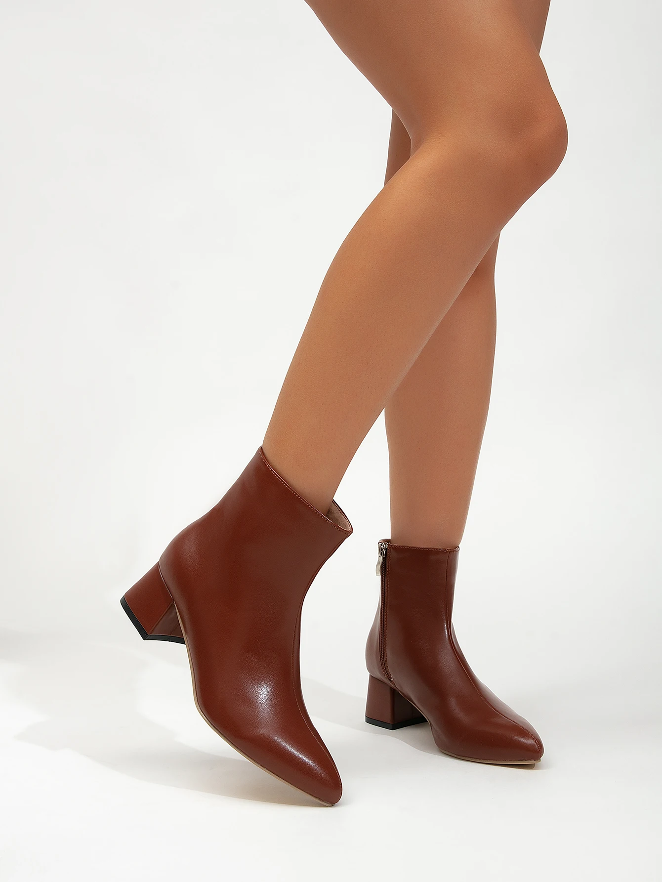 Sepatu Bot Martin Serbaguna Kasual Harian Sederhana Warna Polos Hak Sedang Hak Tebal Ujung Lancip Baru Mode Musim Gugur dan Musim Dingin Sepatu Bot Pendek Pelangsing Wanita Hangat Mewah Pendek