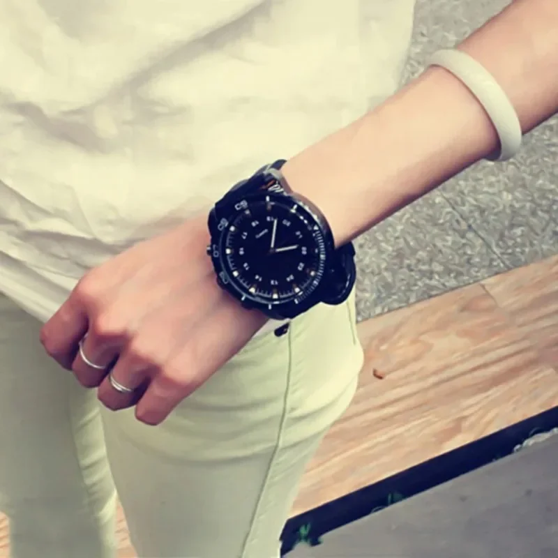 Unisex Women Men Wristwatch Sports Watches Outdoor Fashion Quartz Watch Large Round Dial Wristwatch Reloj Hombre Montre Homme