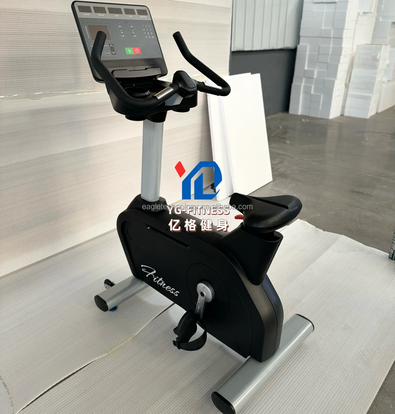 

YG-U002 2024 YG Fitness New product Hot sale Cardio Indoor gym equipment keyboard Exercise spinning bike Commercial Upright Bike