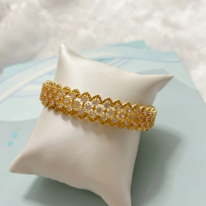

In 2025, a classic European and American style starry sky bracelet will be a bestseller and a birthday jewelry gift for women