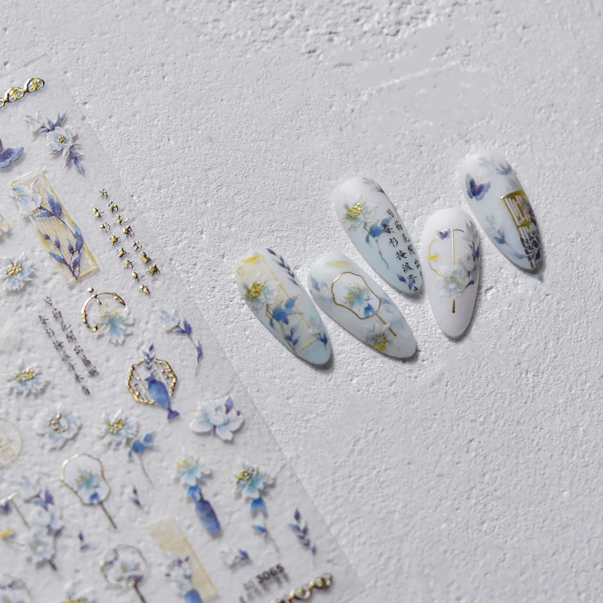 Blauw en wit porselein goud stempelen 5D vlinder bloemen zwaluw venster Chinese stijl slag nail art stickers manicure sticker