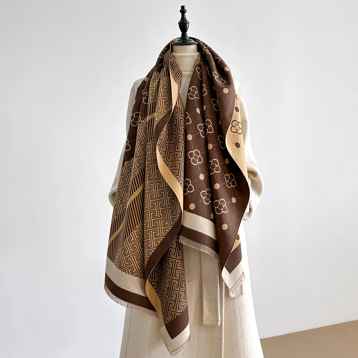 New Brand Elegance Two-Sided Print Scarf Soft Warm Fringe Pashmina Shawl Autumn and Winter Outdoor Coldproof Windproof Blanket