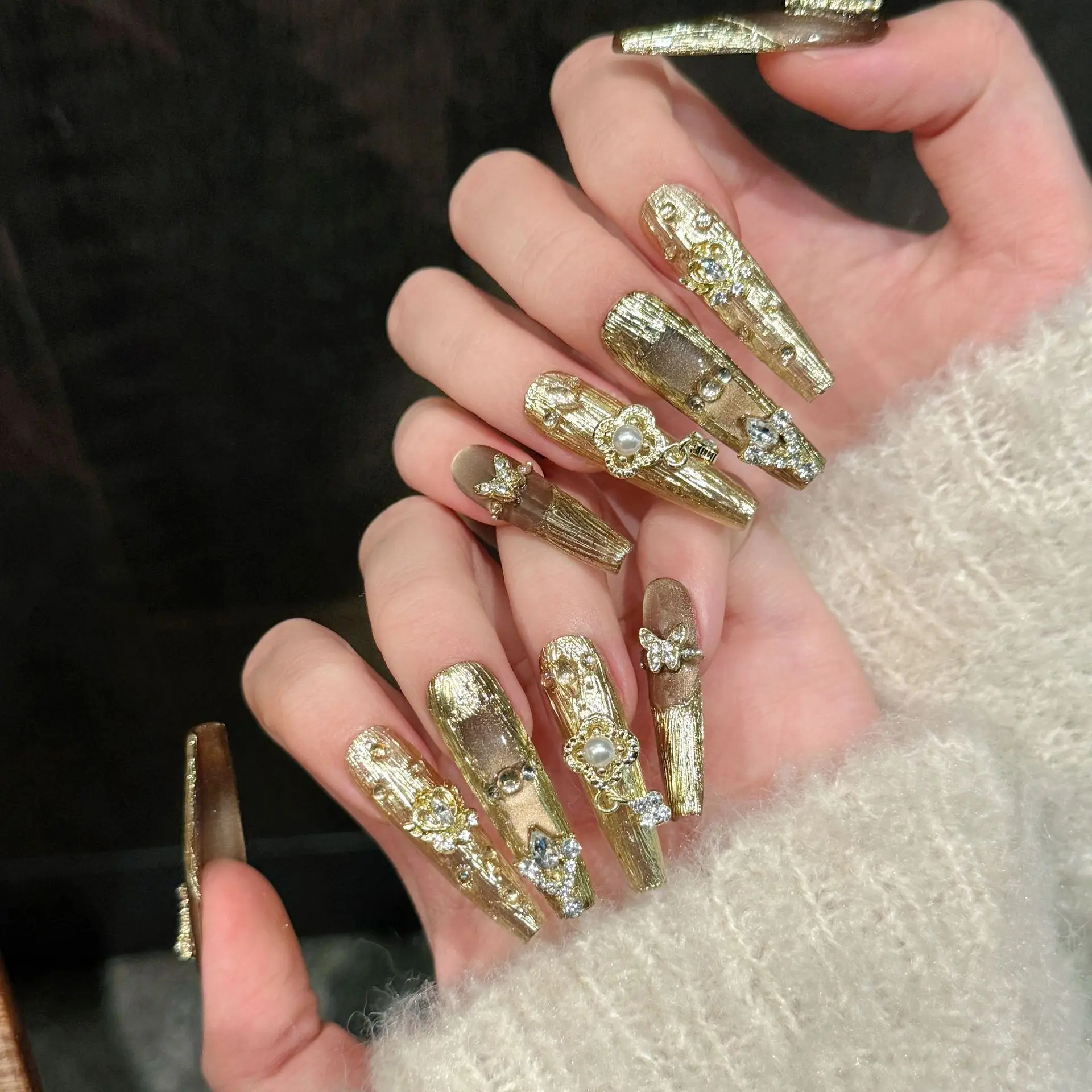 

Handmade Press on Nails Heavy Metal Gold Butterfly Rhinestone Pearl Decor Fake Nails European Retro Spice Girls False Nail Tips