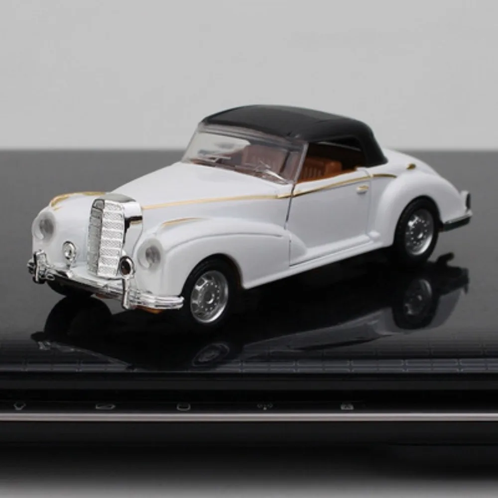 New 1:36 Mini Stimulation Alloy Classic Car Alloy Pull Back Retro Convertible Car Model Door Open Car Toy Home Desktop Decor
