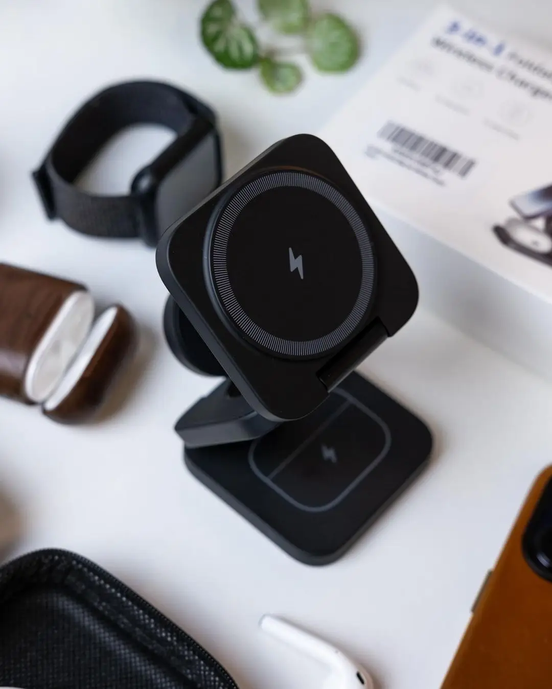 KUXIU 3 in 1 15W Magsafe Wireless Charging Station for iPhone 15 14 13 12 Pro/Max,Apple Watch 8, AirPods 3/2,Foldable Phone Hold