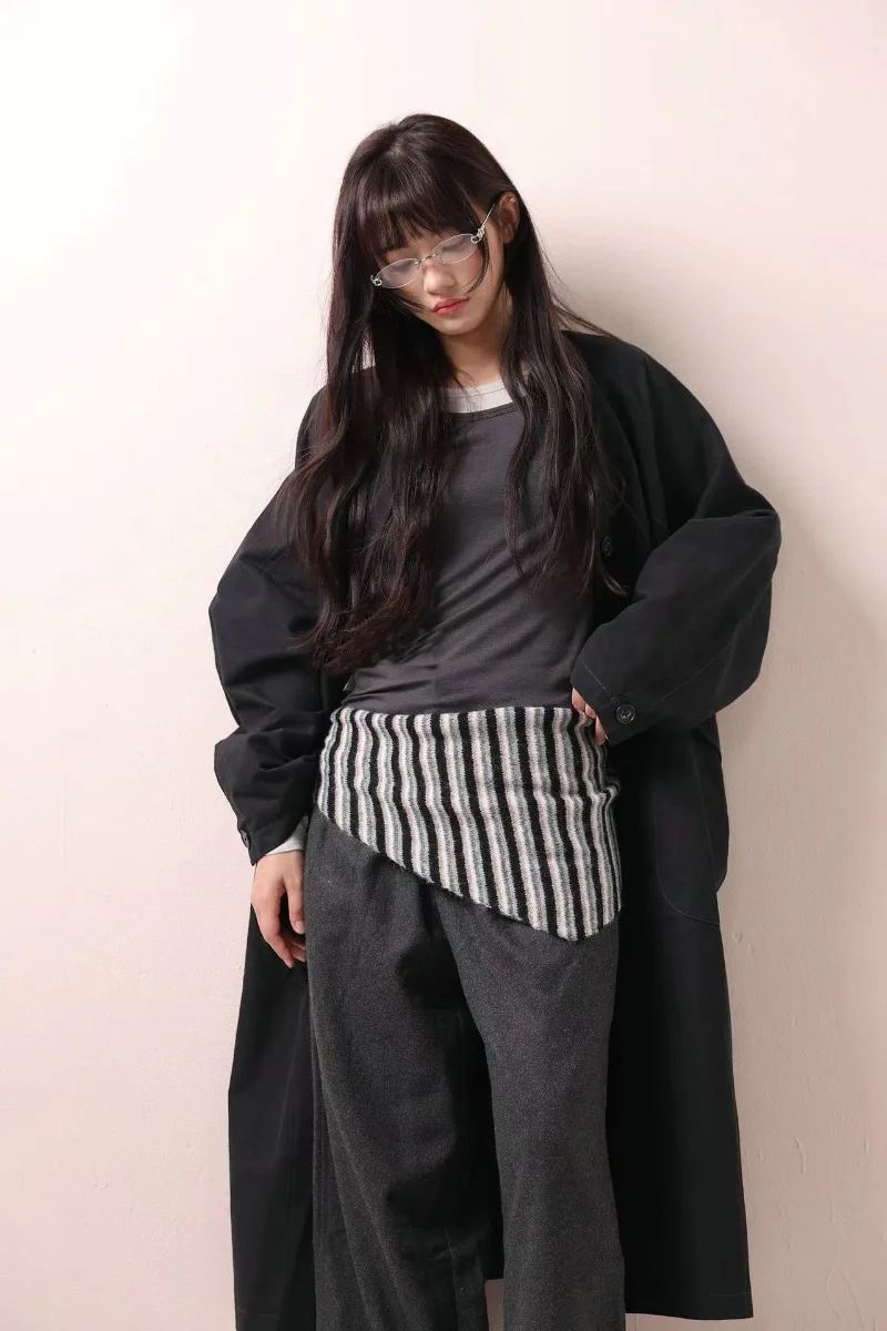 Japanischer Wollmischschal mit gestreiftem Muster, ideal für Herbst und Winter, neuer, warmer und winddichter Schal, der als Schicht über einem Stola getragen werden kann, für Damen. – Detail 7