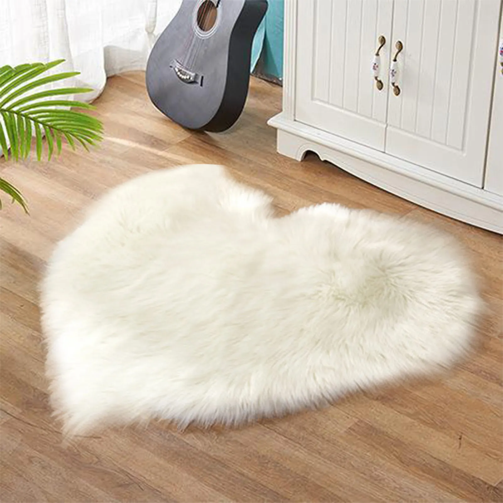 Super Soft Shaggy Rugs Nordic Style Breathable Heart Shape Fluffy Carpet for Home Decor Aesthetic