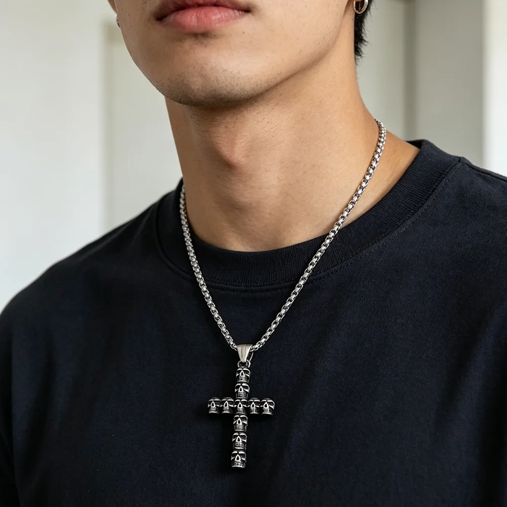 

Retro cast cross skull stainless steel necklace, waterproof and non-fading blackening process, bulk sales pendant