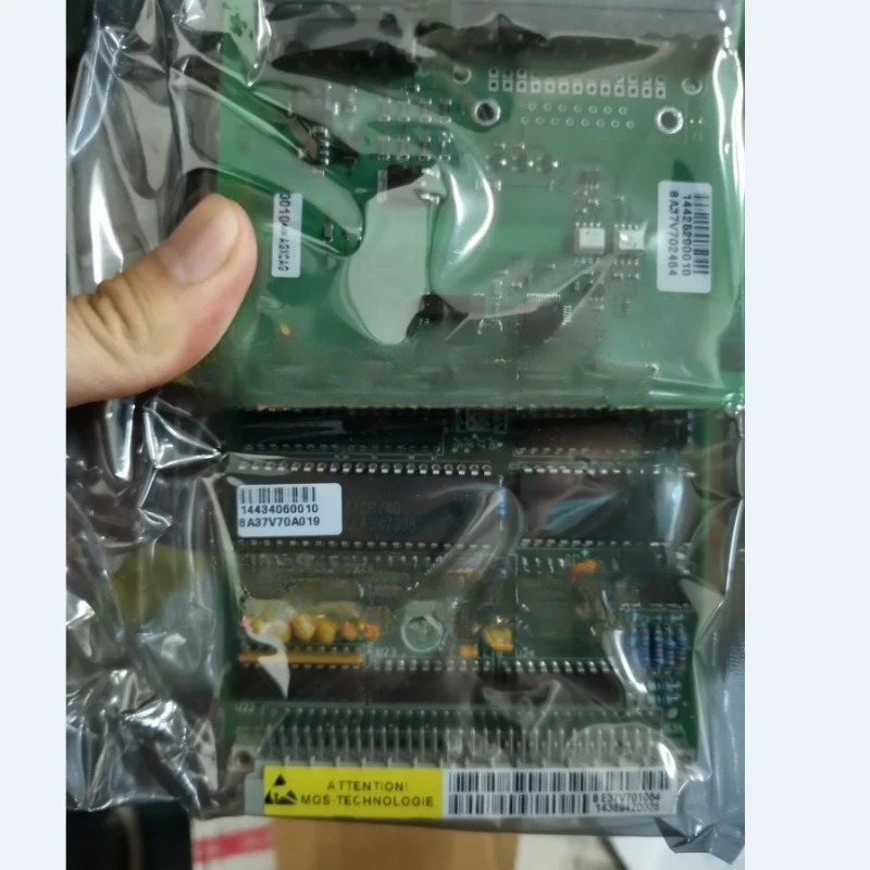 

Запчасти для 8E37V701064 Roland Press Аксессуары R700 R900 Нажмите кнопку Плата сброса E37V106470