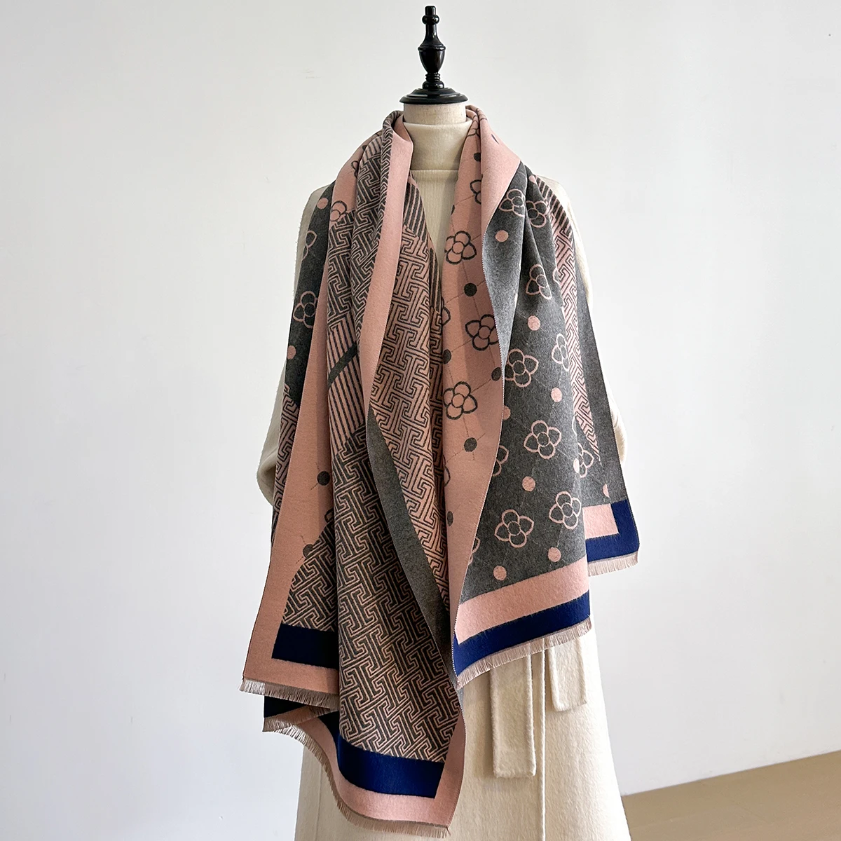 New Brand Elegance Two-Sided Print Scarf Soft Warm Fringe Pashmina Shawl Autumn and Winter Outdoor Coldproof Windproof Blanket