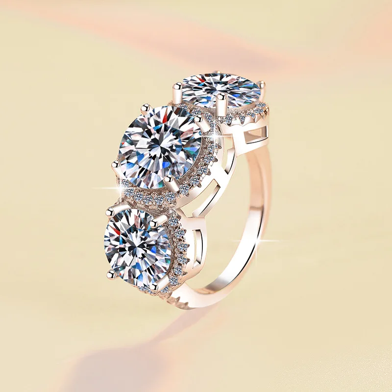 

PT950 7 Carat Moissanite Pave Diamond Women's Ring Platinum - Stable platinum base, 7ct sparkling stone, unique pave style