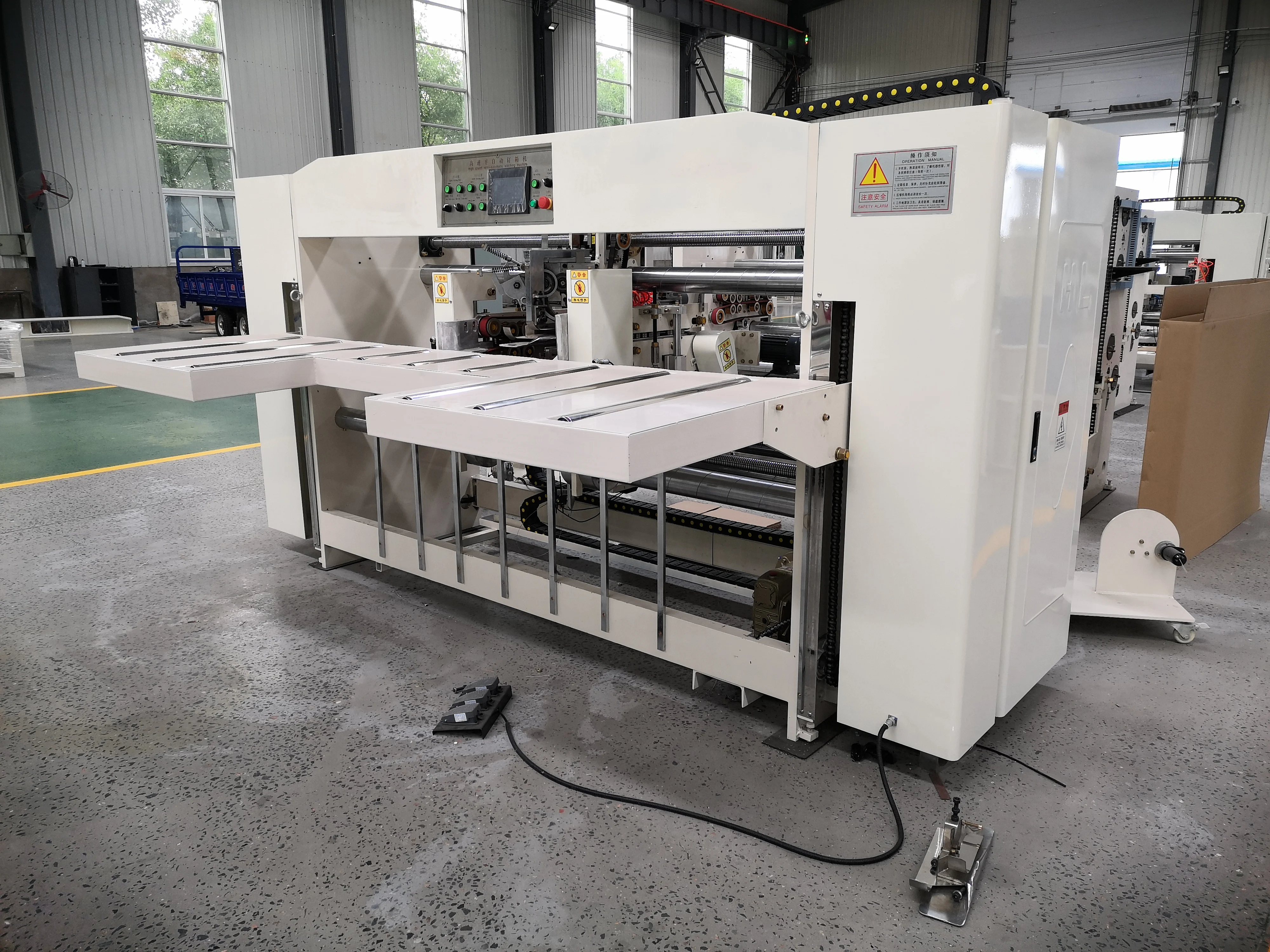 Doppelte Servo-Einzelstück-Karton-Nähmaschine, Box-Hefter, halbautomatisch