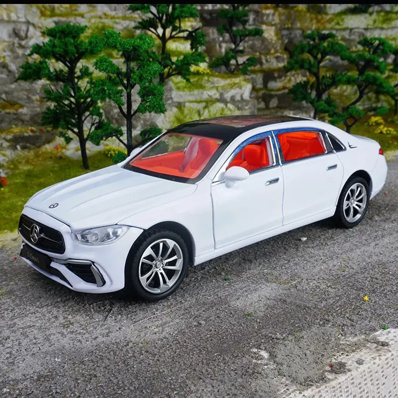 1/24 C260 L C-Class Alloy Car Model Diecasts Metal Toy Vehicles Car Model Simulation Sound and Light Collection Childrens Gifts