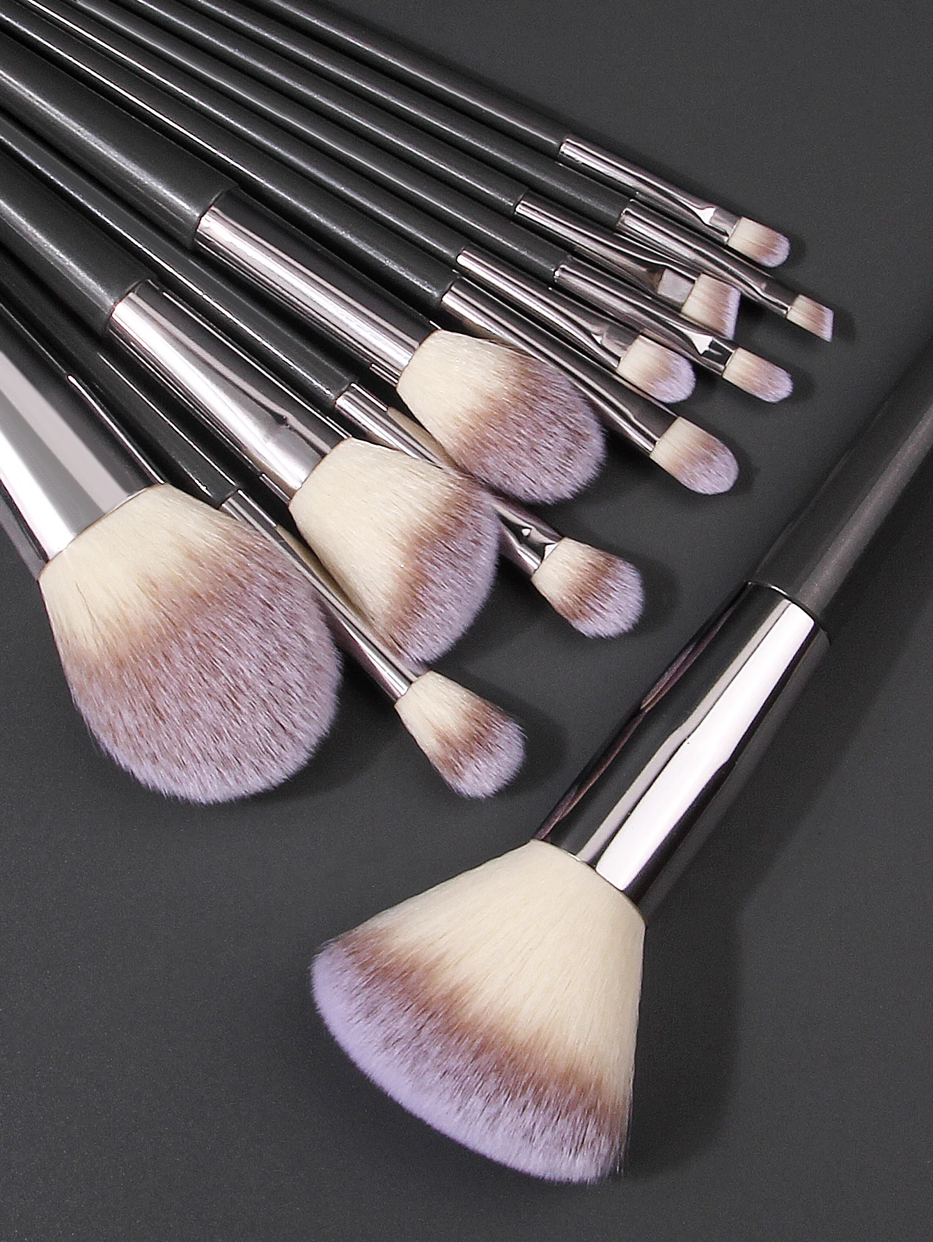 مجموعة فرش مكياج عالية الجودة مكونة من 14 قطعة - مجموعة مكياج الوجه متعددة الوظائف، إسفنجة مكياج ناعمة منتفخة مسحوق البيض المثلثة