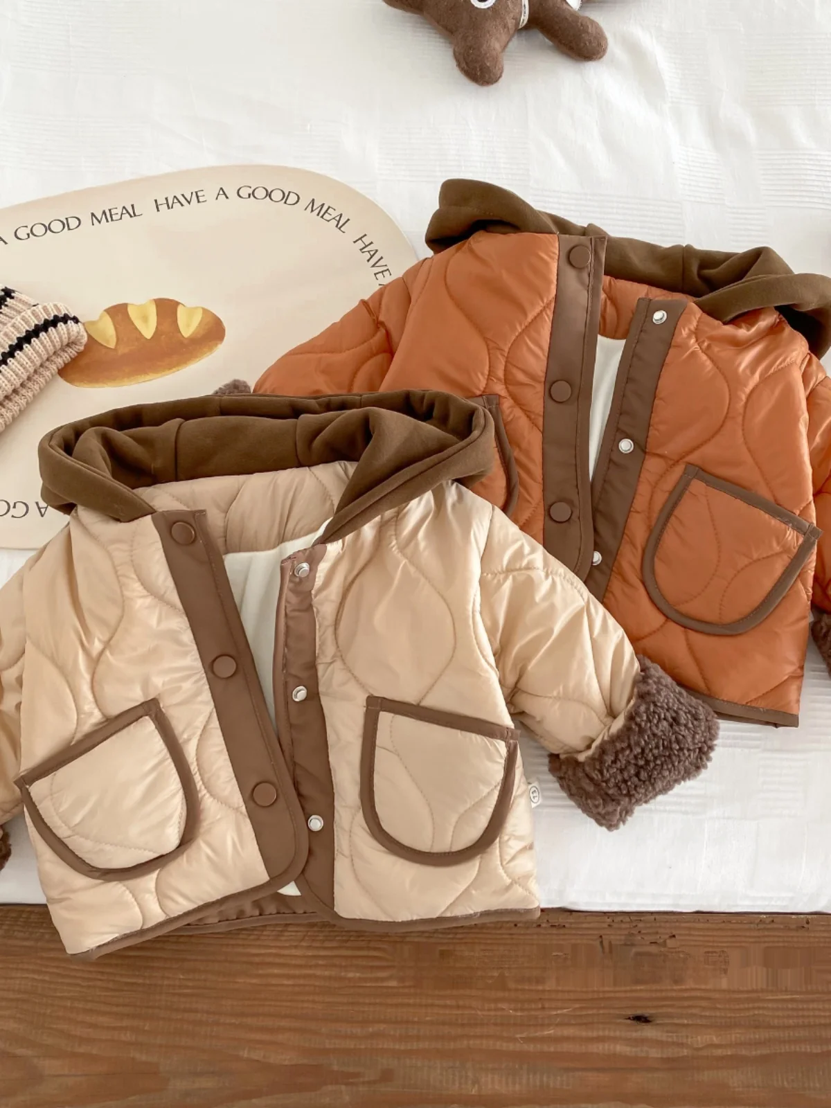 

Утепленная хлопковая куртка с капюшоном для девочек, зимняя новинка, корейская версия, модное хлопковое пальто для малышей