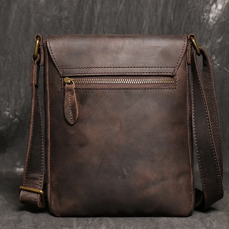 Bolso de hombro informal de cuero genuino para hombres, bolso de mensajero Vintage marrón oscuro pequeño, nuevo diseño de moda