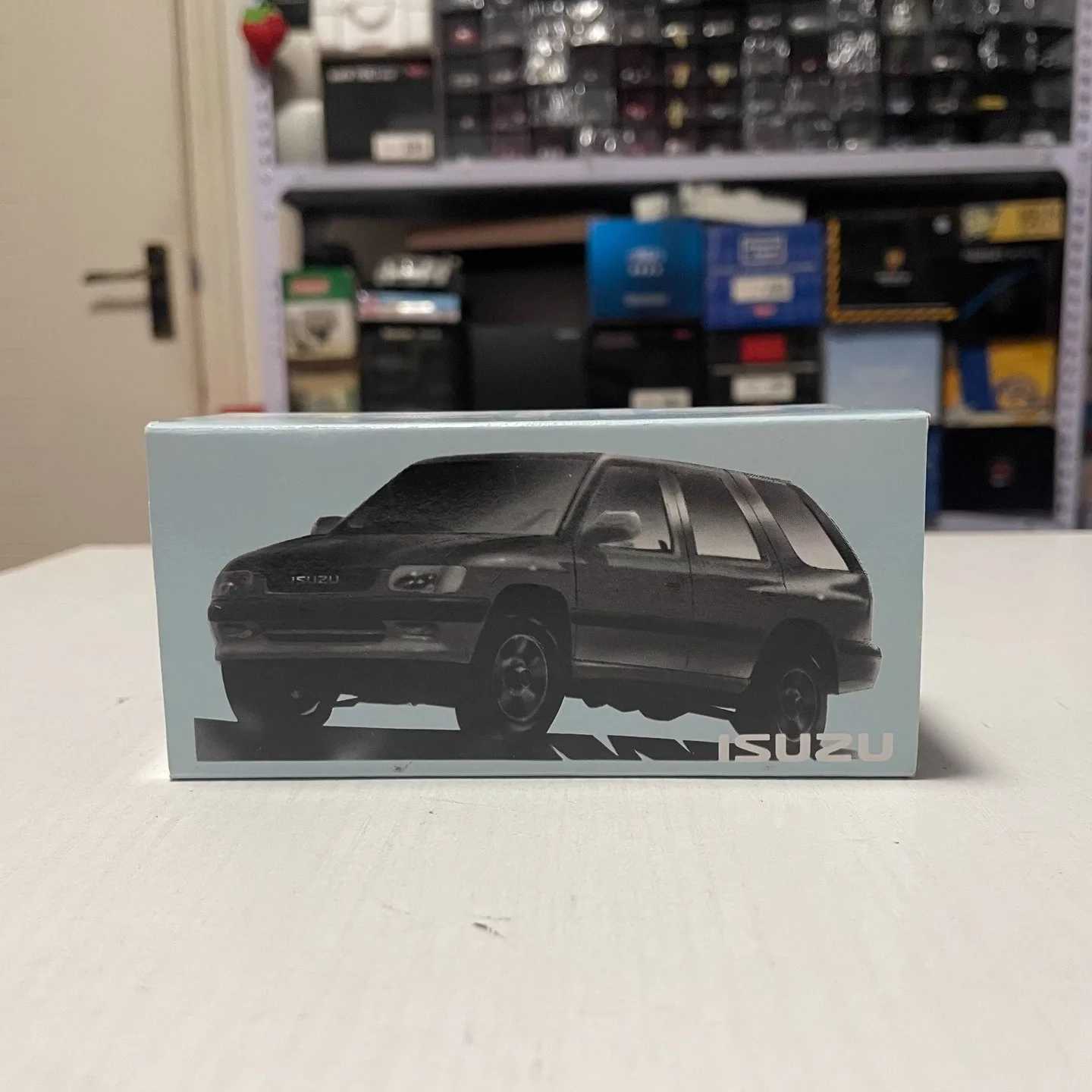 scala-1-43-isuzu-rodeo-suv-collezione-di-modelli-di-auto-in-lega-ornamenti-veicolo-giocattolo