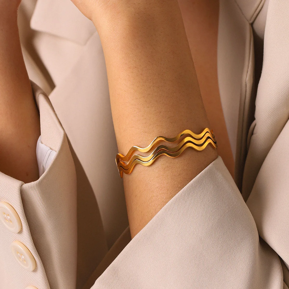 Gold Color Wavy Women Minimalist Curved Aesthetic Cuff Bracelet Waterproof Tarnish Free Daily 316L Stainless Steel Jewelry