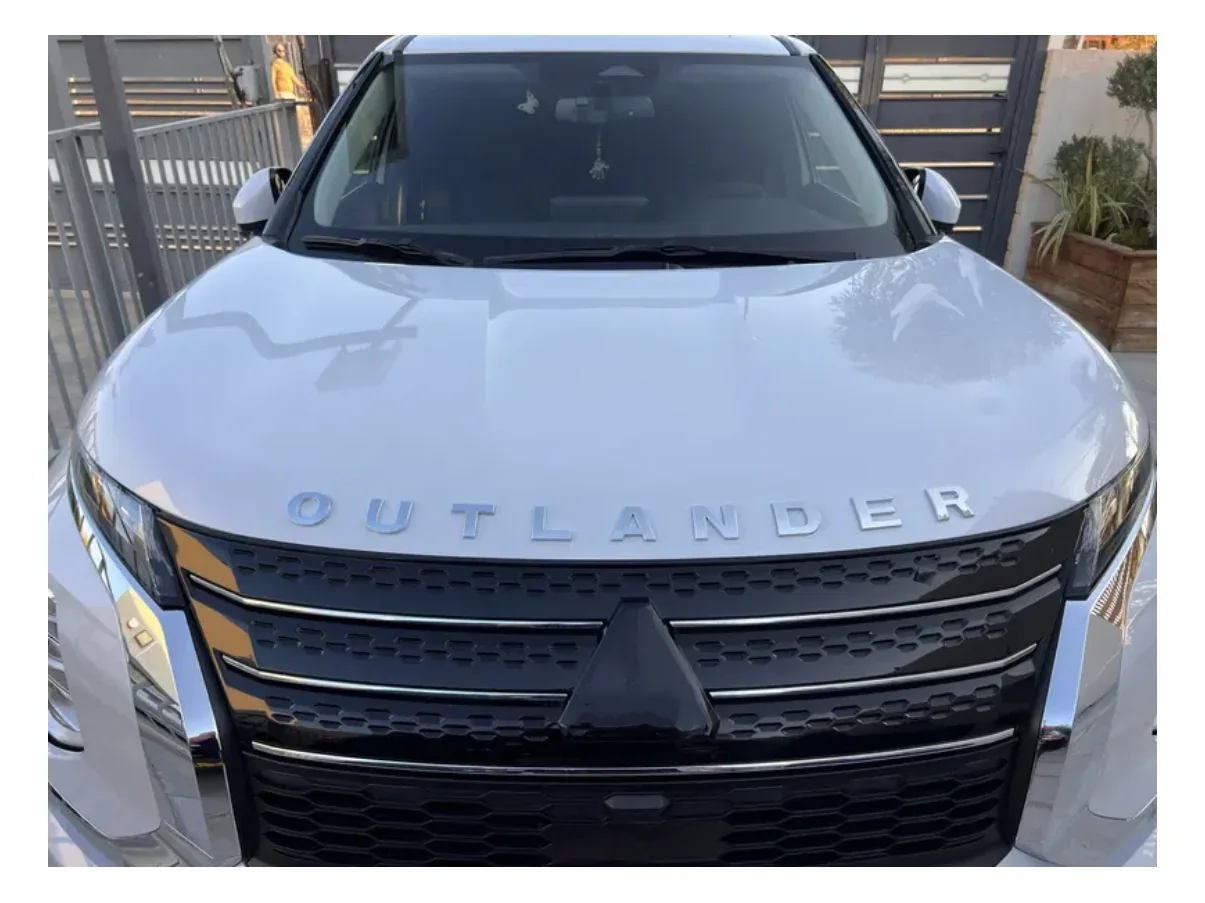 Für Mitsubishi Outlander 2013–2019 2020 2021 2022 2023 2024 2025 ABS Front Grill Auto Logo Brief Abdeckung Aufkleber auto Zubehör