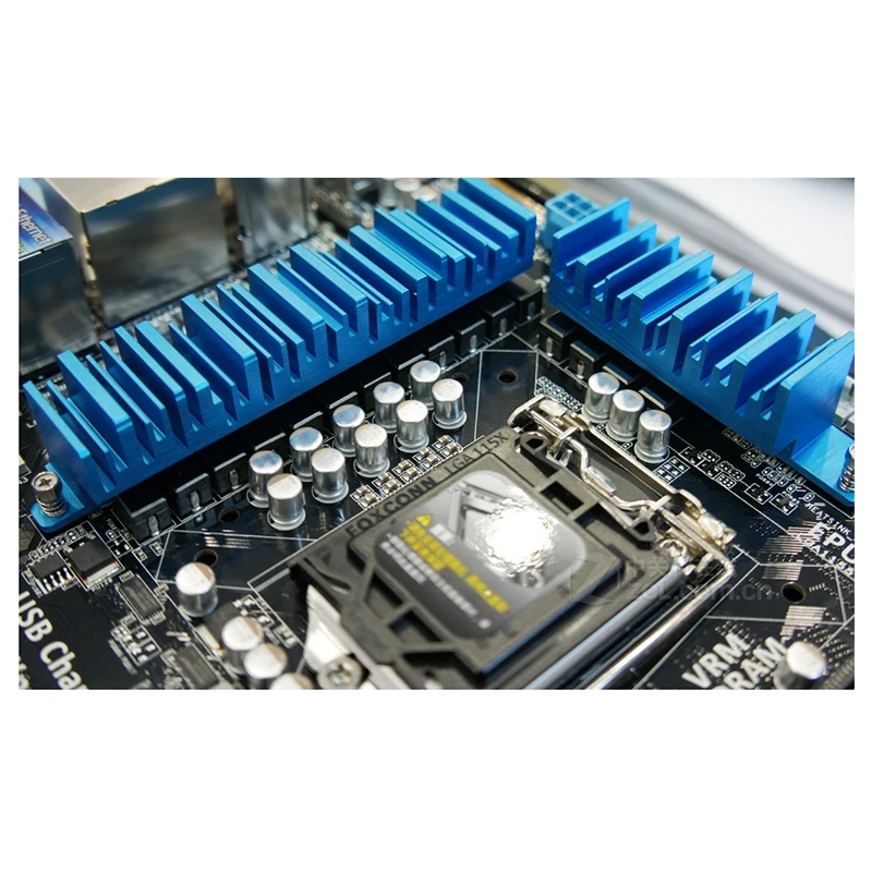 Intel Z77 P8Z77-V LE PLUS motherboard Used original LGA1155 LGA 1155 DDR3 32GB USB2.0 USB3.0 SATA3 Desktop Mainboard