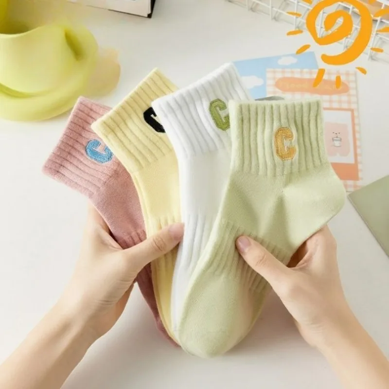 5 Par Damskich Jesienno-Zimowych Skarpetek do Kostki w Jednolitym Kolorze z Napisem, Zestaw Wielokolorowy, Skarpetki Szkolne dla Dziewcząt, Białe Skarpetki Damskie, Tanie Skarpetki Dzianinowe