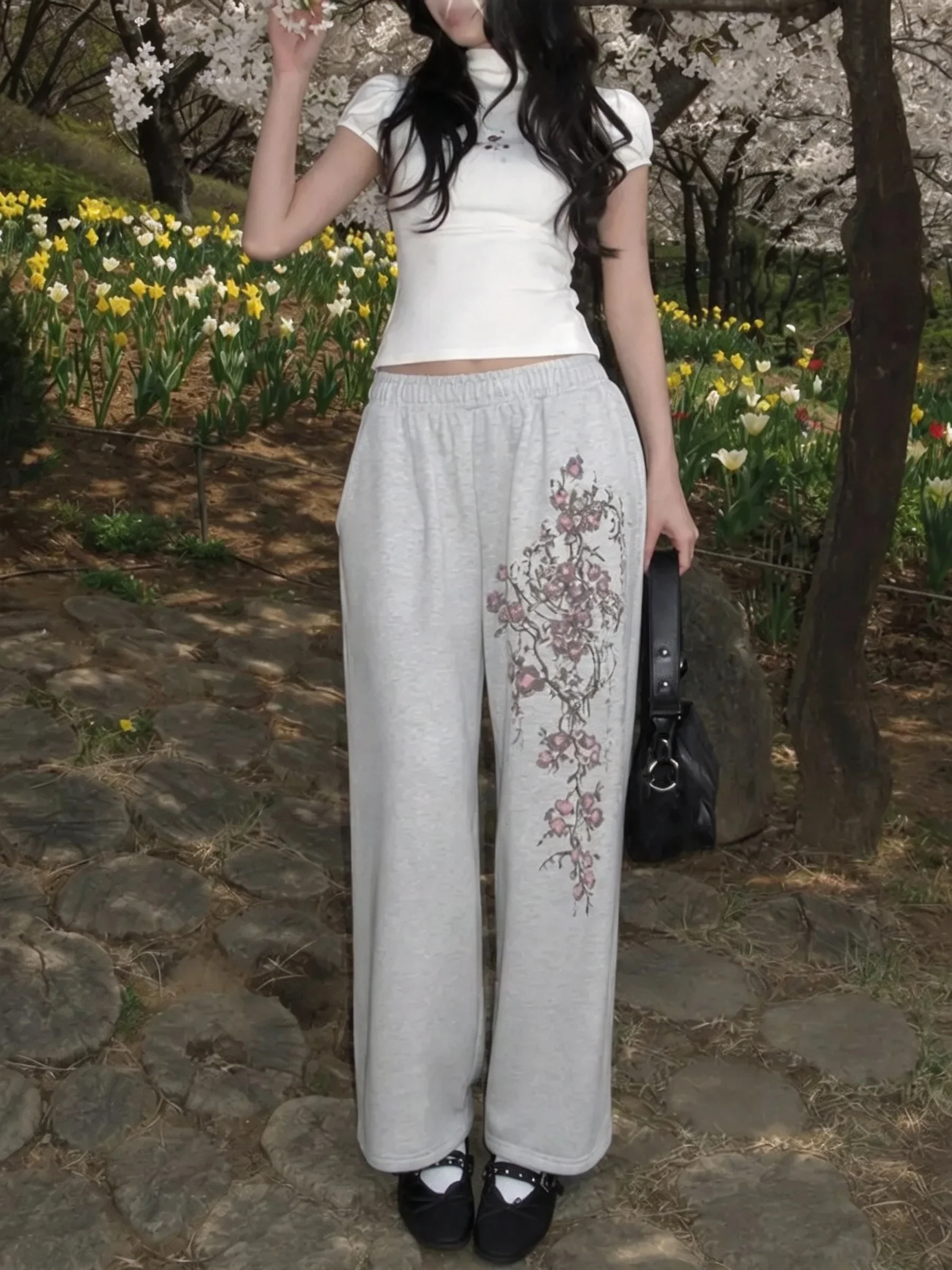 Women Gray Sakura Cherry Blossom Print Wide Leg Sweatpants, Elastic Waist Loose Straight Leg Streetwear Casual Lounge Trousers
